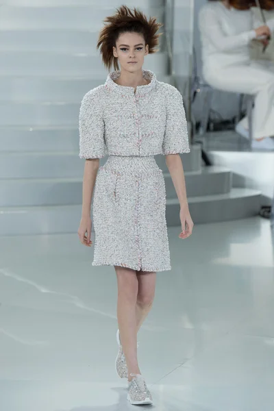 Look 11